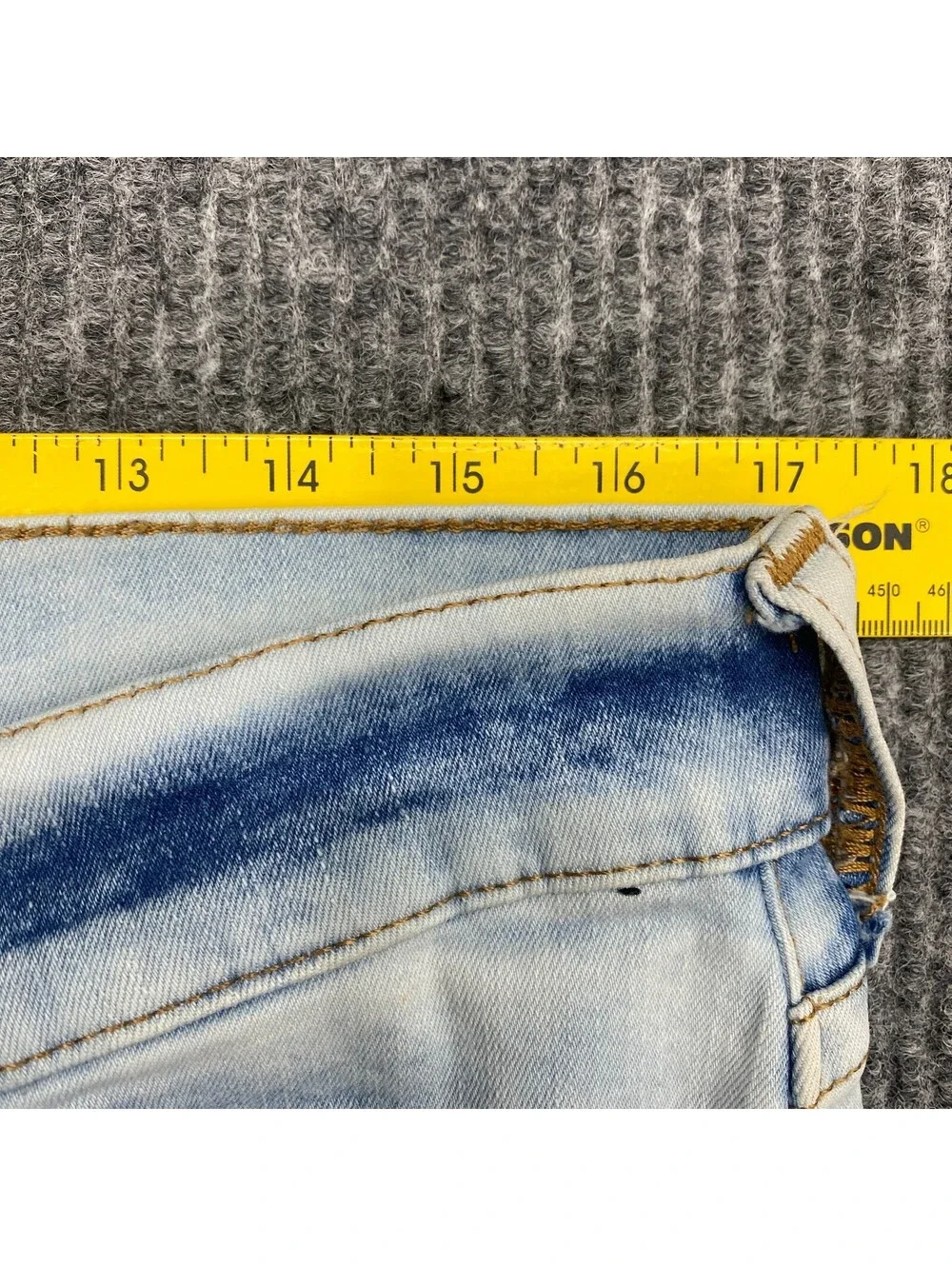 True Religion Jeans Men 33x33 Geno Relaxed Slim Fit Light Wash Bleach Blue Denim